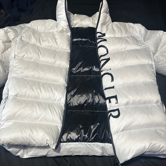 Moncler Down puffer jacket - Picture 1 of 3